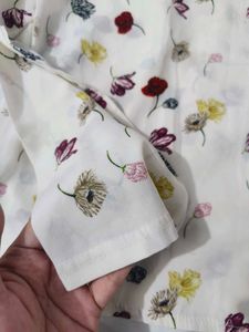 Chic Floral Print Button-Up Blouse