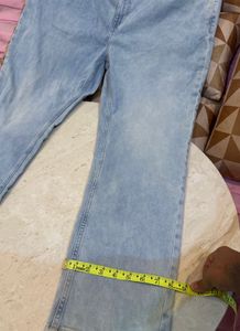 Light Wash Straight Leg Jeans