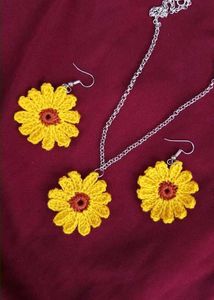 Handmade Crochet Flower Necklace & Earring Set