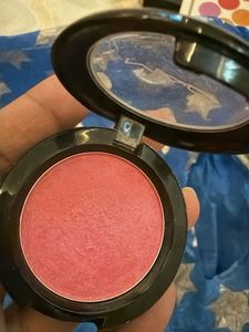 Divine Desire Frost Powder Blush og