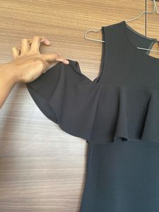 Chic Black Cold Shoulder Ruffle Dress