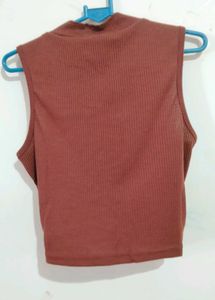 Women's Sleeveless Zipper Crop Top