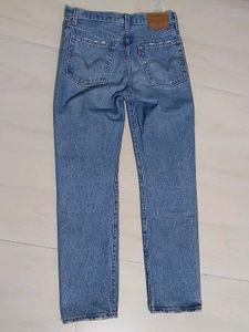 80's inspired, high rise Levi's 501 blue Denim