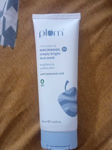 Plum niacinamide and rice Water Face Wash