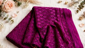 big sale on 5 stylish duppatas