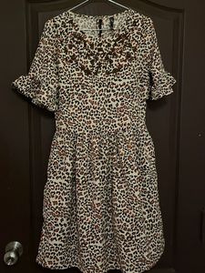 Chic Leopard Print Mini Dress