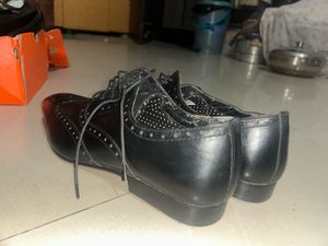 Chic Black Brogues