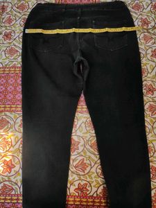 Comfortable Black Denim Jeans