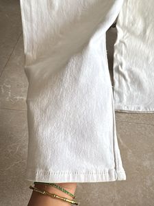 Chic White Wide-Leg Jeans