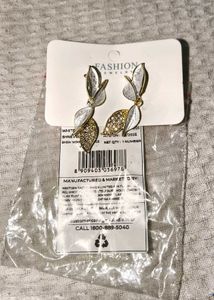 Elegant Leaf Dangle Earrings