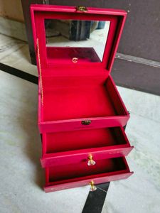 Charlotte Tilbury Vanity Box