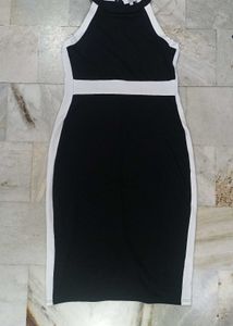 Chic Black &amp; White Sheath Dress