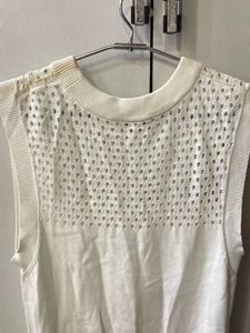 Chic White Sleeveless Crochet Top
