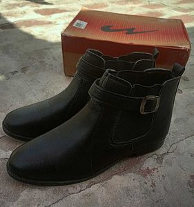 Classic Black Ankle cow boy boots for men 1.5 kg