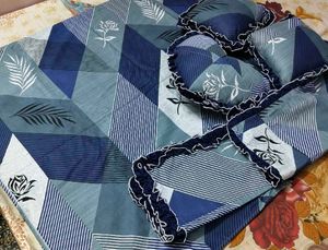 Blue Geometric Leaf Print Bedsheet Set