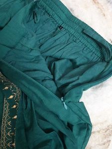 Embroidered Palazzo with attached Pallu