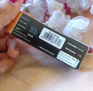Manish Malhotra Lipstick desert saude