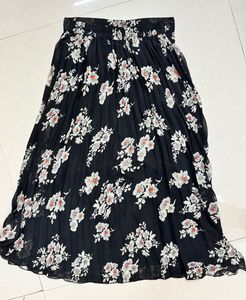 Women Black Floral Print Pleated Skirt
