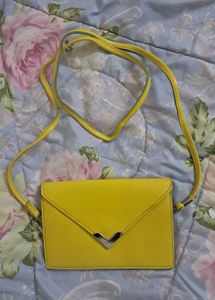 👜 Vintage leather Yellow Envelope sling Bag