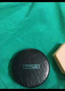 Compact Powder with Applicator