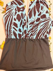 Nefs finds Stylish Brown &amp; Blue Print V-Neck Top
