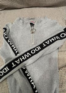 Fitted Ripped T-shirt with zipper