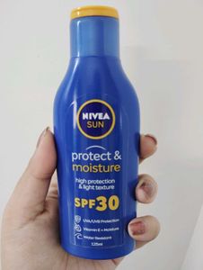 Nivea Sun Protect &amp; Moisture SPF 30