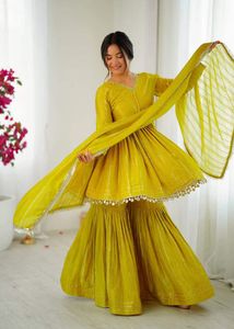 garara dupatta and round top
