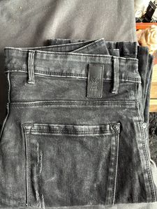Men's Black Distressed Denim Jeans
