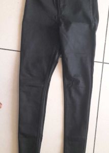 Black Skinny Jeans