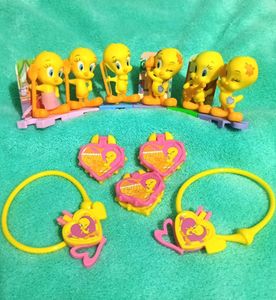Tweety Bird Figurine Set with Charms 11