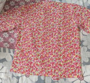 💖🫶🏻 Floral Print Button-Up Shirt 🫶🏻💖
