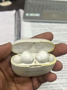 Crossloop Earbuds mint condition