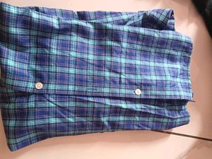 Classic Blue Plaid Button-Up Shirt(new)