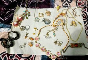 Assorted Women's Fashion Jewelry Set