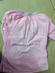 Elegant Pink Kurta with Intricate Embroidery