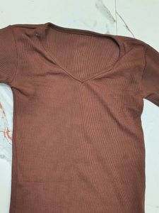 fitted t-shirt
