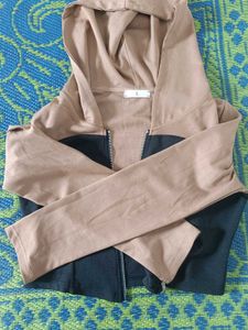 Stylish Two-Tone Zip-Up Hoodie