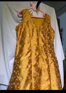Elegant Yellow Floral Kurta