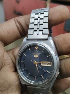 Seiko 5 Men's Watch - Classic Design