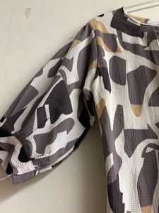 Abstract Print Top
