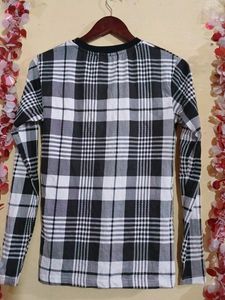Flawless Cotton Black &amp; White Top