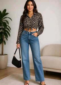 Chic Leopard Print Cropped Shirt