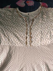 Elegant Ethnic Kurta with Intricate Patterns