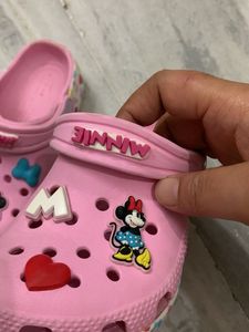 crocs
