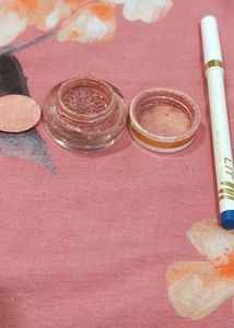Myglamm blue pencil eyeliner