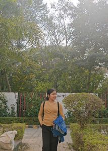 black pants with pockets