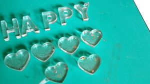 Resin Alphabet With 6 Heart