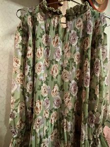 Floral Print Pleated Blouse