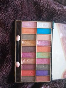 HUIDIABEAUTY 20 Color 3 in 1 Makeup Kit